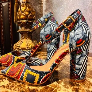 Gianni Bini Multicolor 6 
-New Patterned Sandals
-Blue